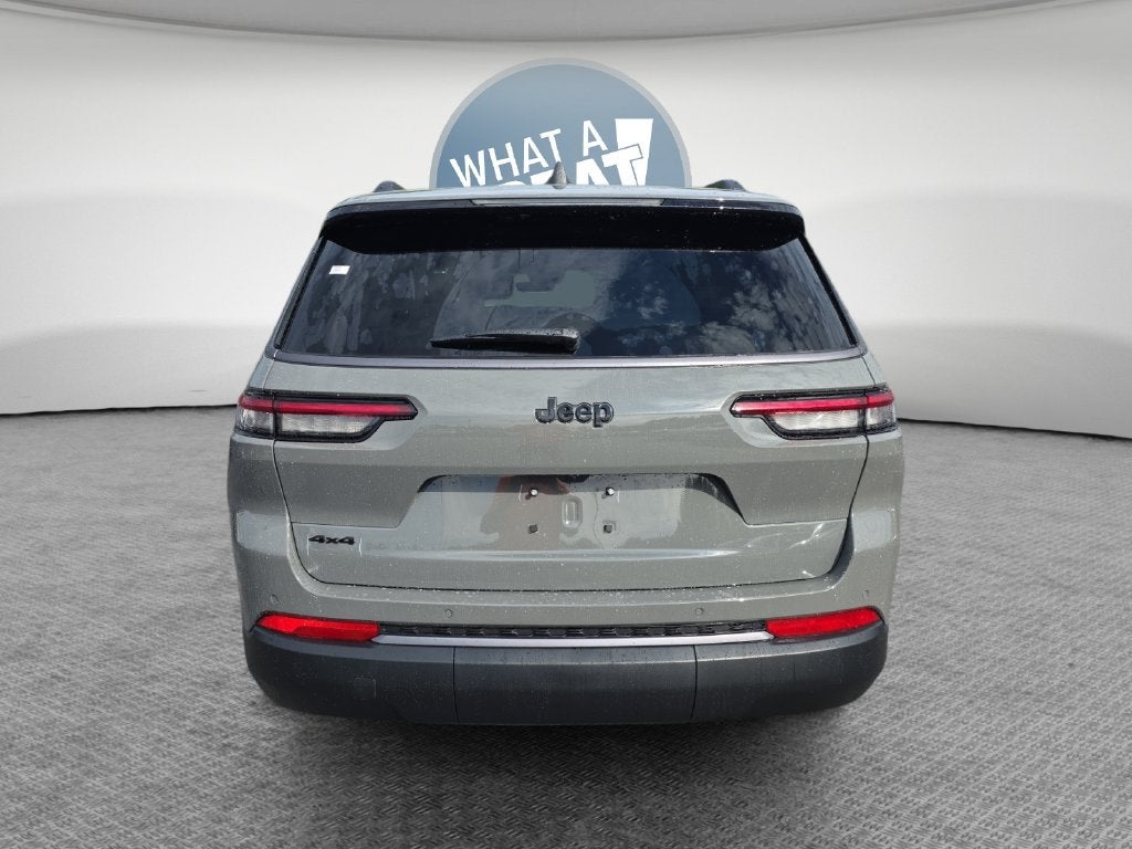 2027 Jeep Grand Cherokee Laredo Altitude