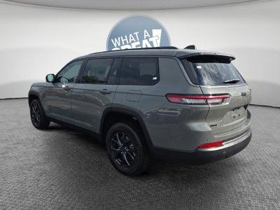 2027 Jeep Grand Cherokee Laredo Altitude