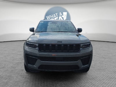 2027 Jeep Grand Cherokee Laredo Altitude
