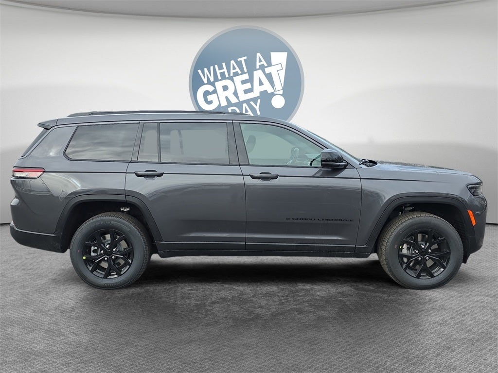 2026 Jeep Grand Cherokee Laredo