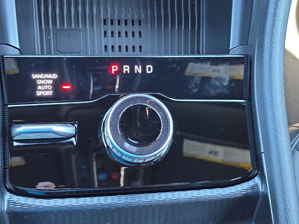 2027 Jeep Grand Cherokee Laredo Altitude