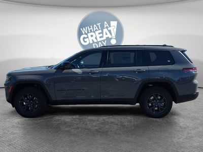 2027 Jeep Grand Cherokee Laredo Altitude