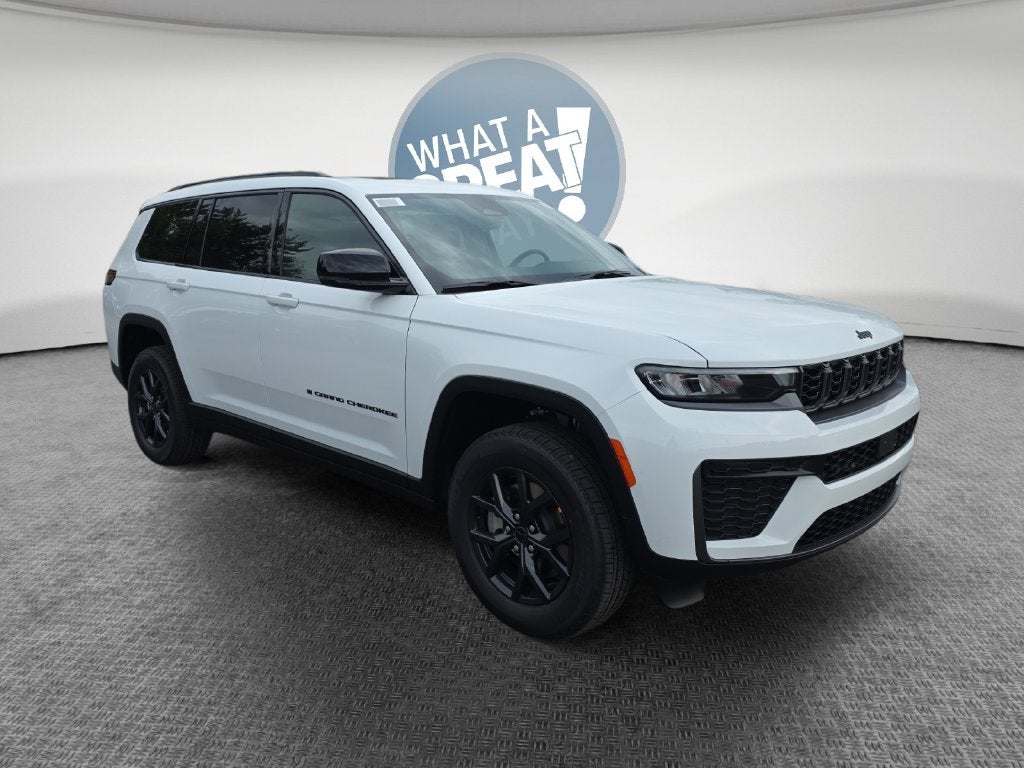 2027 Jeep Grand Cherokee Laredo Altitude