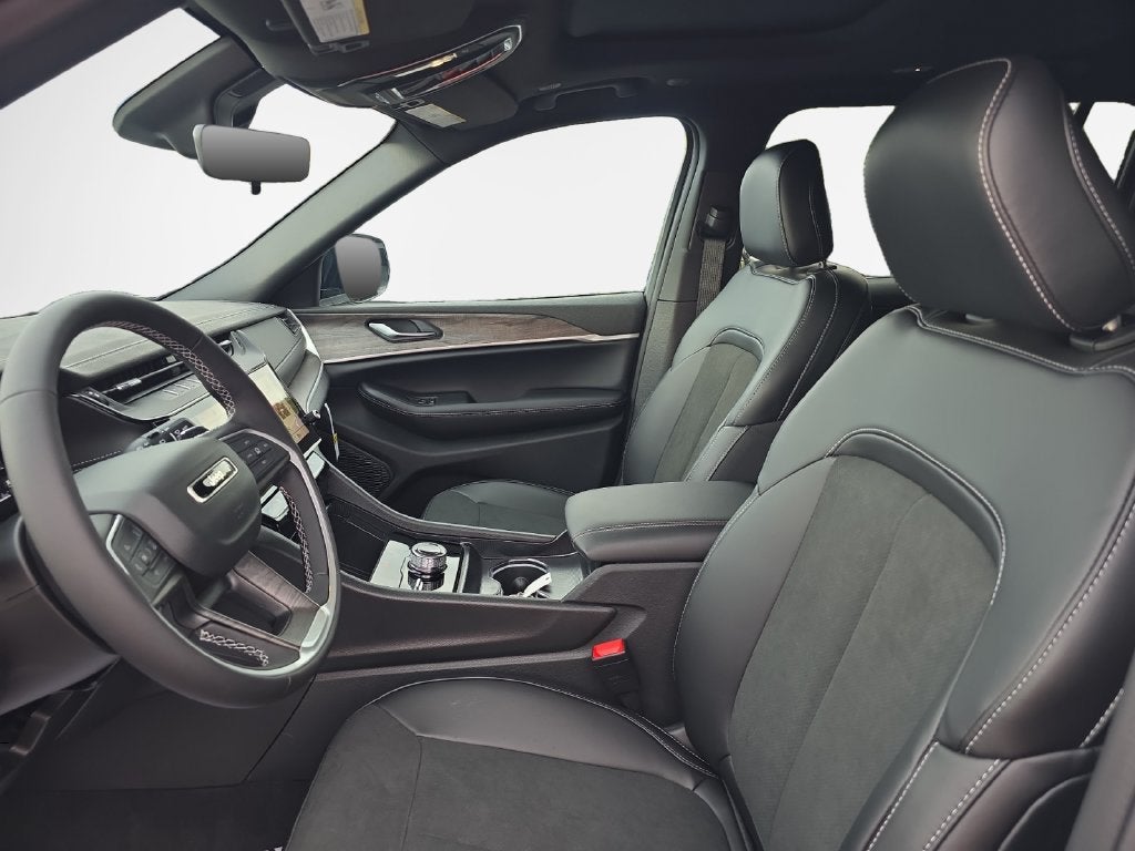 2027 Jeep Grand Cherokee Laredo Altitude