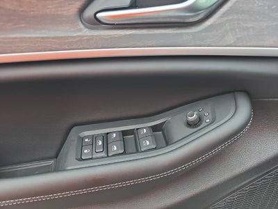 2027 Jeep Grand Cherokee Laredo Altitude