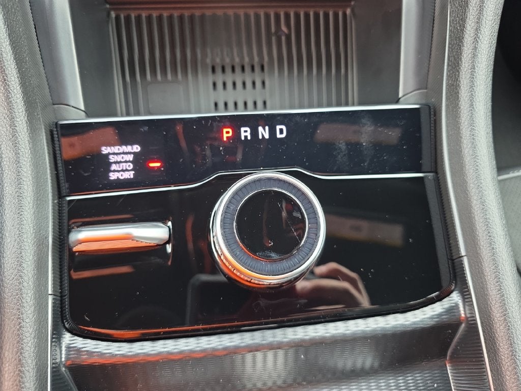 2027 Jeep Grand Cherokee Laredo Altitude