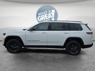 2027 Jeep Grand Cherokee Laredo Altitude