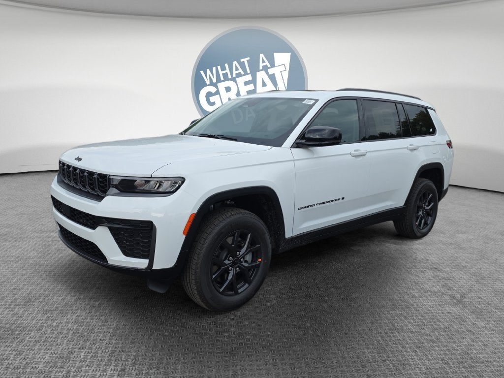 2027 Jeep Grand Cherokee Laredo Altitude