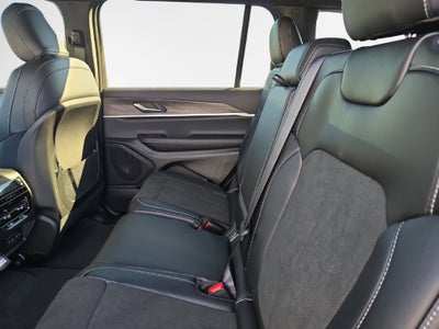 2027 Jeep Grand Cherokee Laredo Altitude
