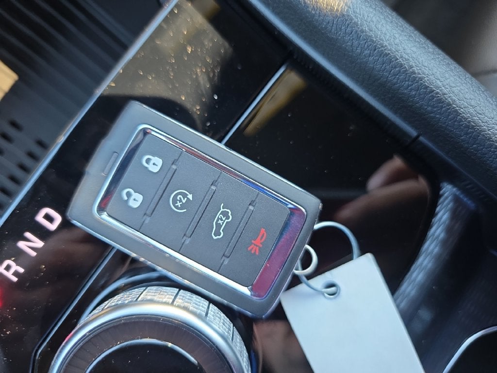 2027 Jeep Grand Cherokee Laredo Altitude
