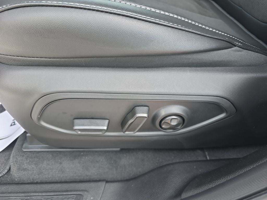 2027 Jeep Grand Cherokee L Laredo Altitude