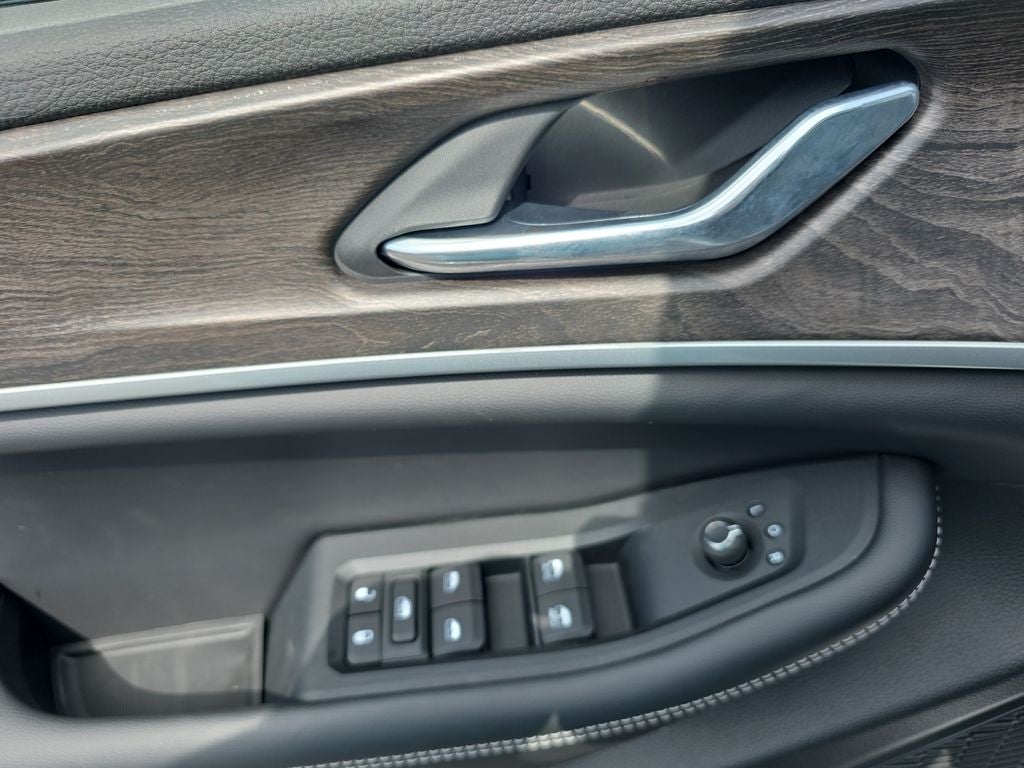 2027 Jeep Grand Cherokee L Laredo Altitude