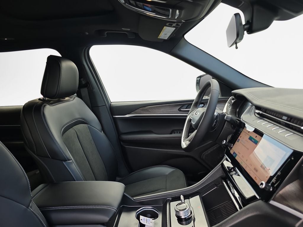 2027 Jeep Grand Cherokee L Laredo Altitude