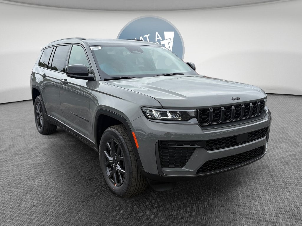 2027 Jeep Grand Cherokee Laredo Altitude