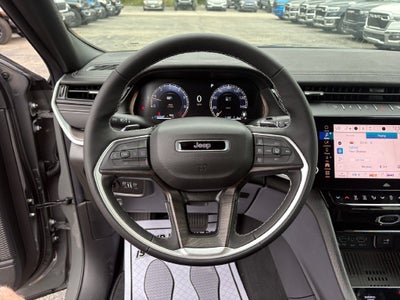 2027 Jeep Grand Cherokee Laredo Altitude