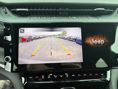 2027 Jeep Grand Cherokee Laredo Altitude