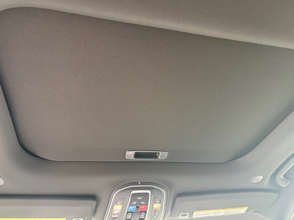 2027 Jeep Grand Cherokee Laredo Altitude