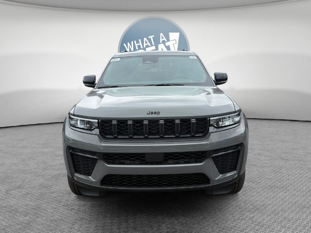 2027 Jeep Grand Cherokee Laredo Altitude
