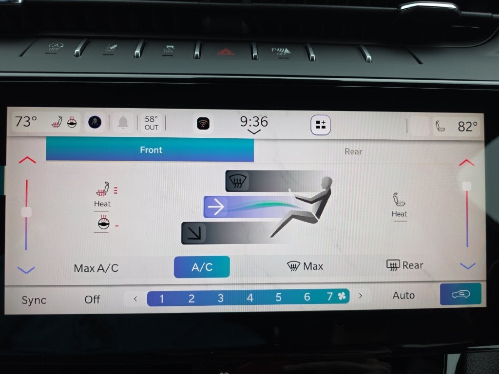2027 Jeep Grand Cherokee Laredo Altitude