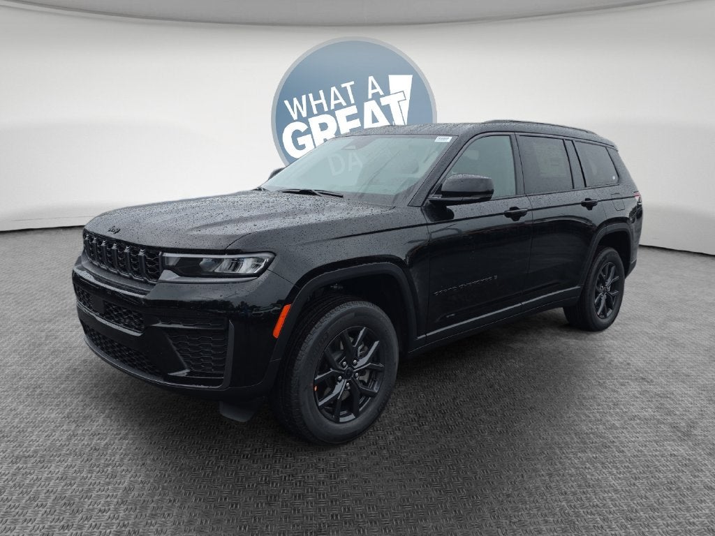 2027 Jeep Grand Cherokee Laredo Altitude
