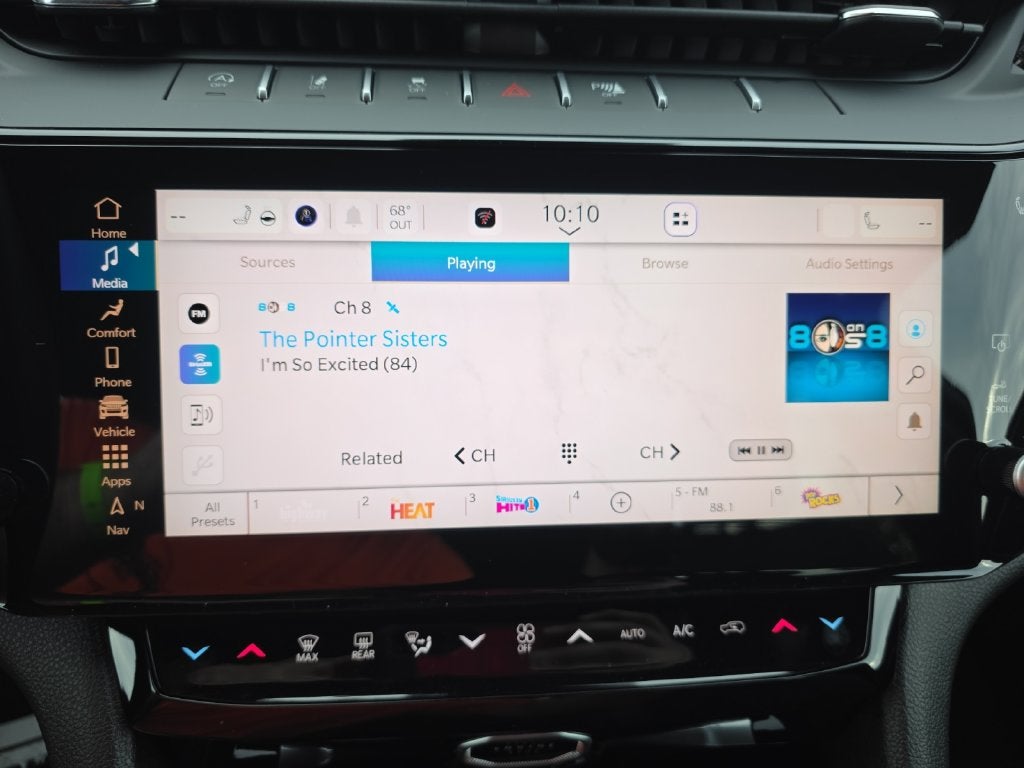 2027 Jeep Grand Cherokee Laredo Altitude