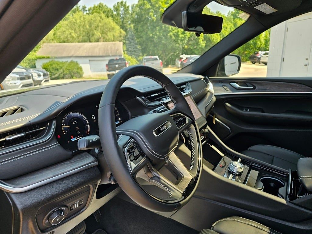 2025 Jeep Grand Cherokee Overland