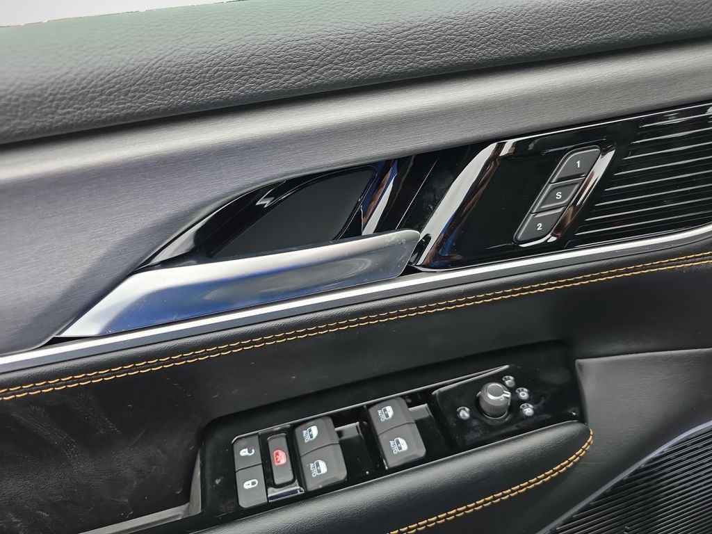 2026 Jeep Grand Wagoneer Base