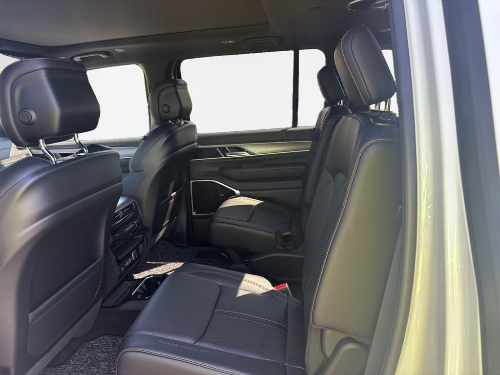 2026 Jeep Grand Wagoneer Base