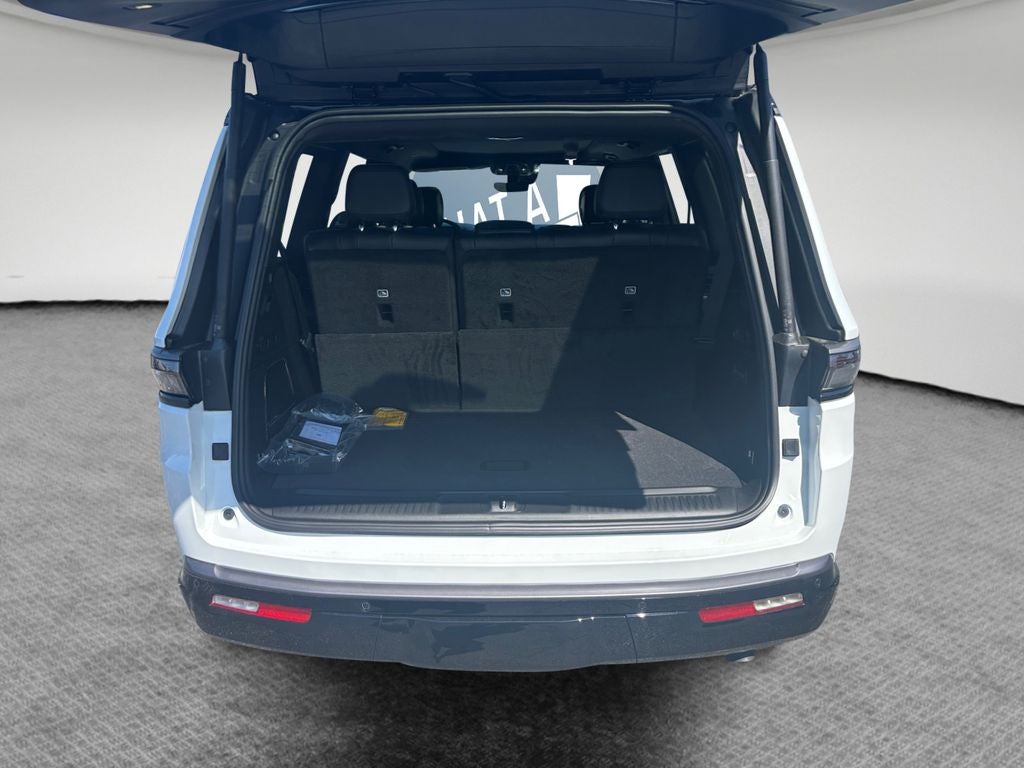 2026 Jeep Grand Wagoneer Base