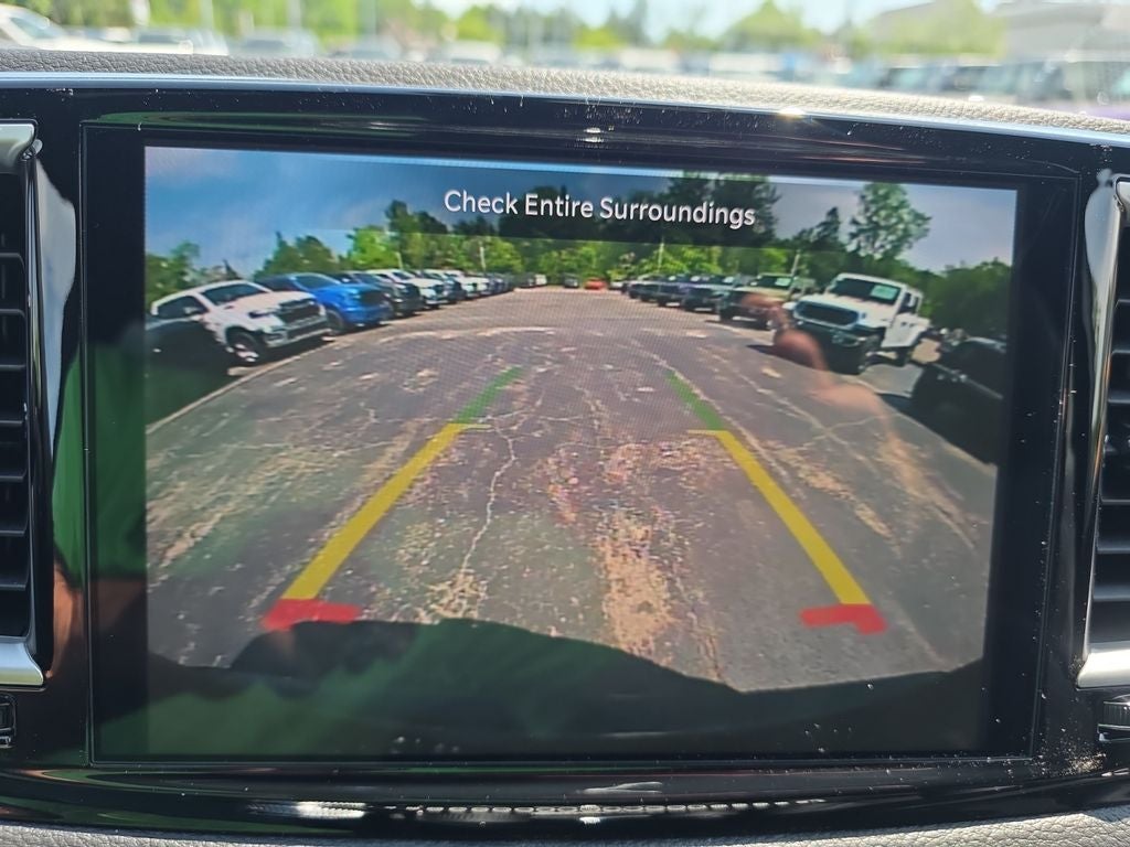2027 Chrysler Pacifica Select