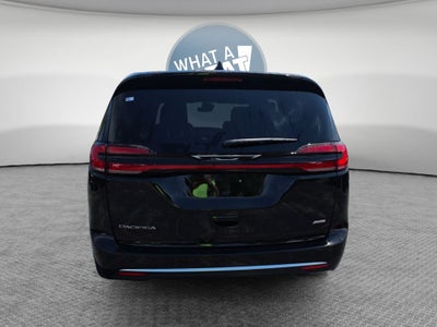 2027 Chrysler Pacifica Select