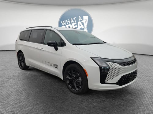 2027 Chrysler Pacifica Select