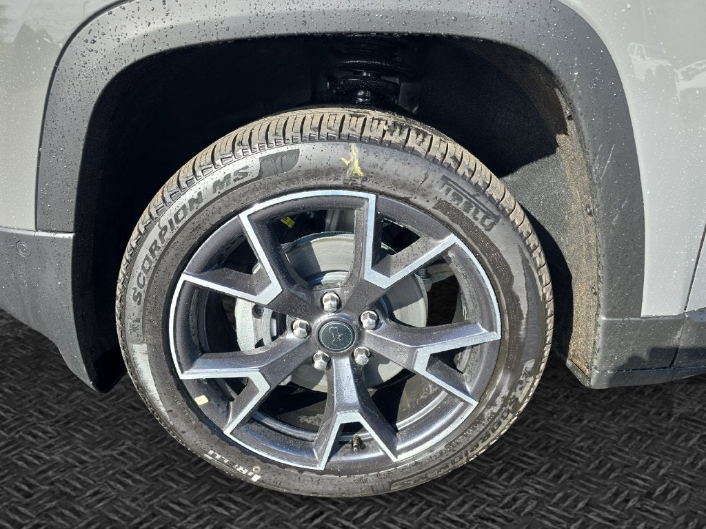 2027 Jeep Cherokee Overland