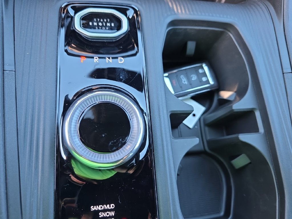 2027 Jeep Cherokee Overland