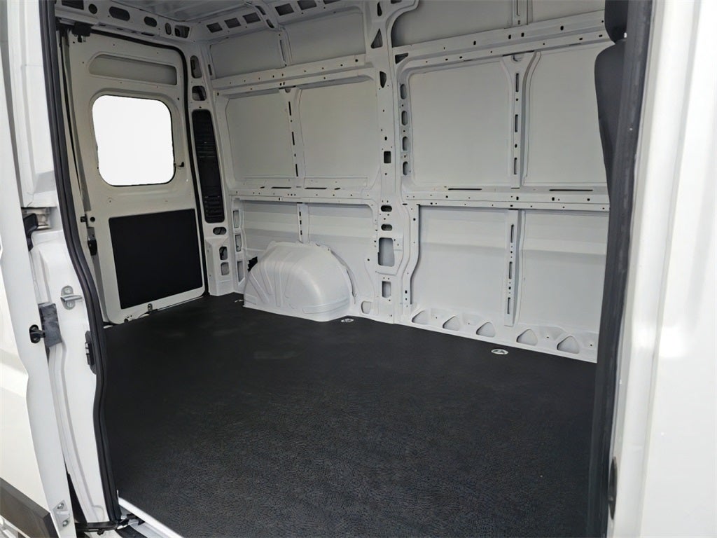 2025 RAM Promaster High Roof SLT / 136" WB
