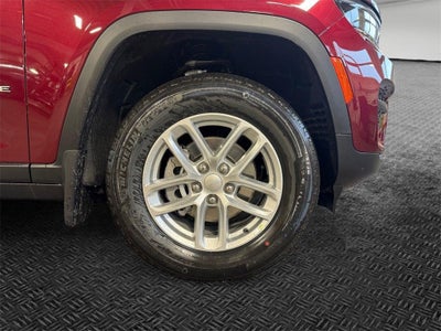 2025 Jeep Grand Cherokee Base