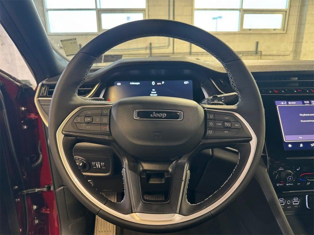 2025 Jeep Grand Cherokee Base