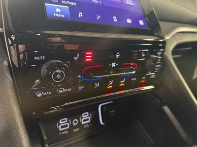 2025 Jeep Grand Cherokee Base