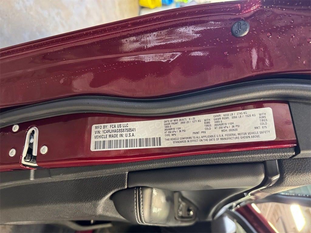 2025 Jeep Grand Cherokee Base