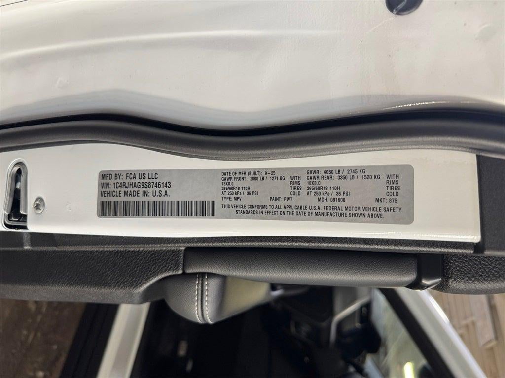 2025 Jeep Grand Cherokee Laredo X