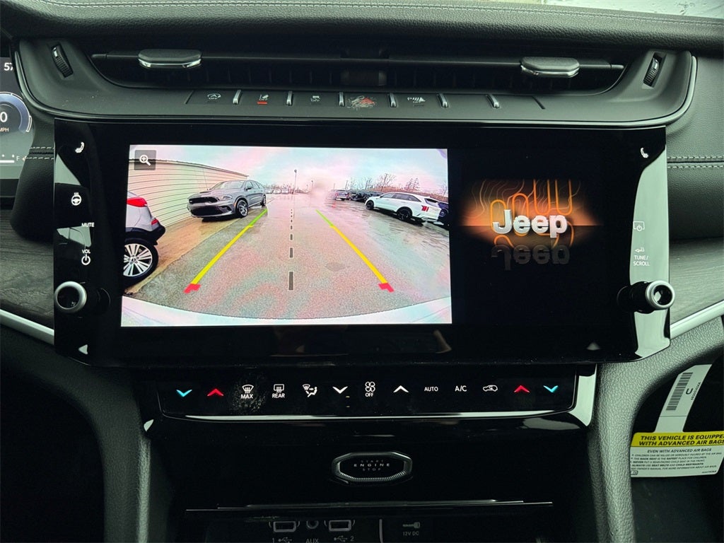 2026 Jeep Grand Cherokee Laredo