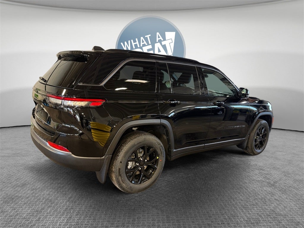 2026 Jeep Grand Cherokee Laredo