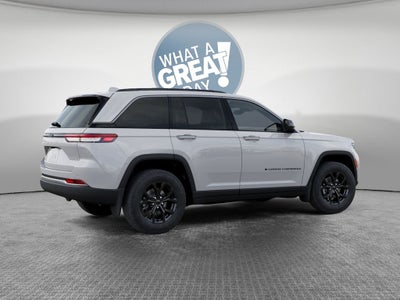 2026 Jeep Grand Cherokee Laredo Altitude