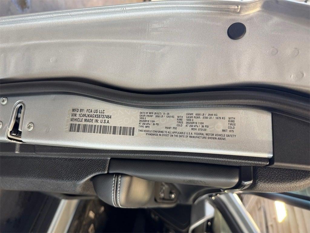 2025 Jeep Grand Cherokee L Laredo