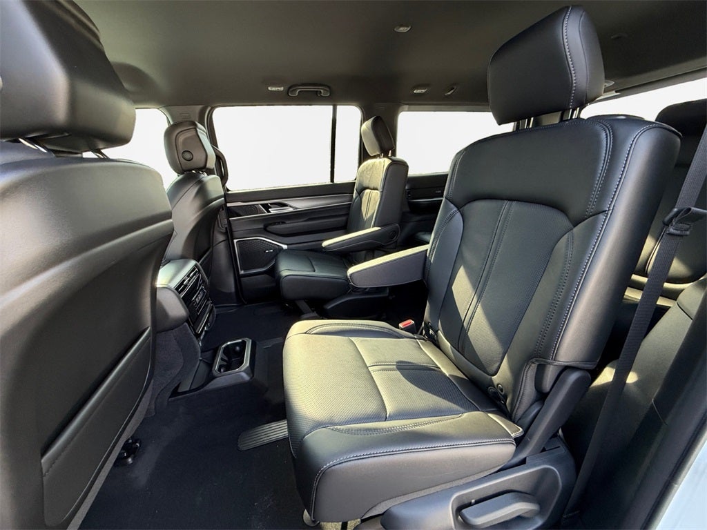 2026 Jeep Grand Wagoneer Base