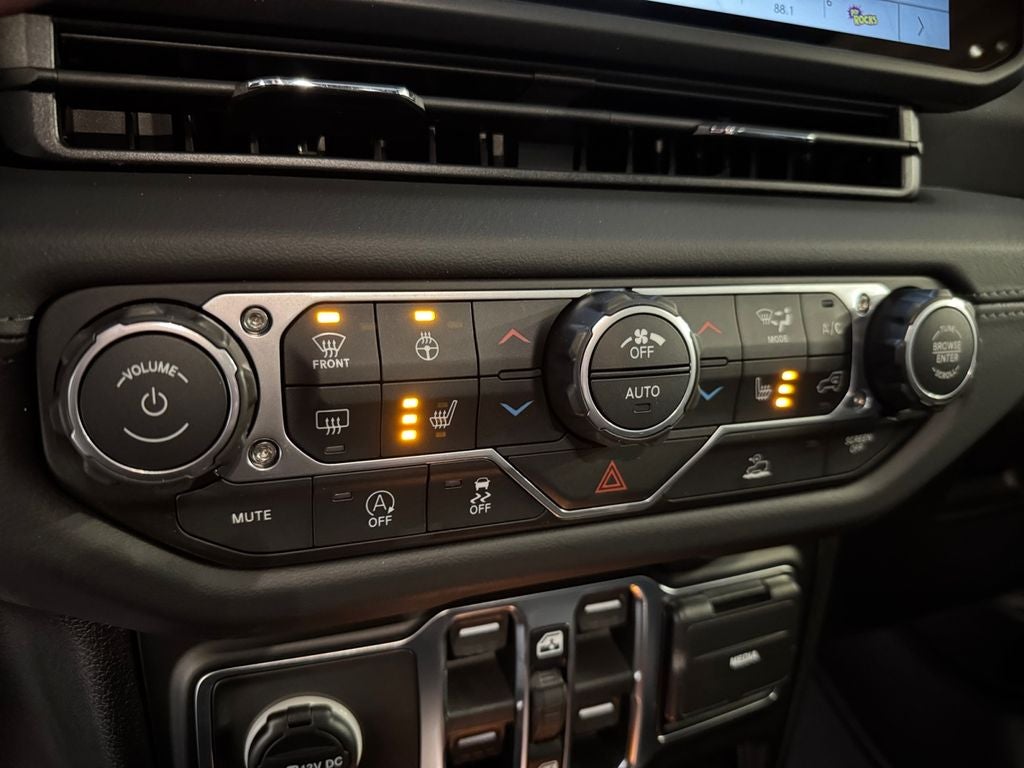 2026 Jeep Gladiator Sahara