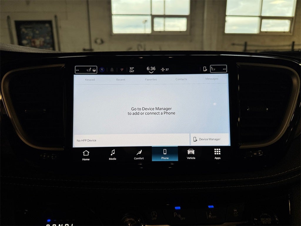 2026 Chrysler Pacifica Select