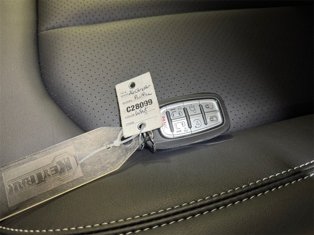 2026 Chrysler Pacifica Select