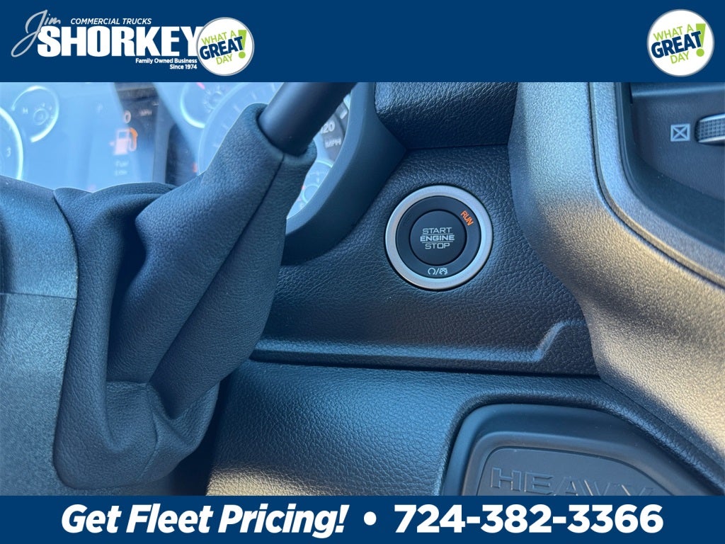 2026 RAM 2500 Tradesman Black Express 4x4 / 6.7L Diesel / 6'4" Bed