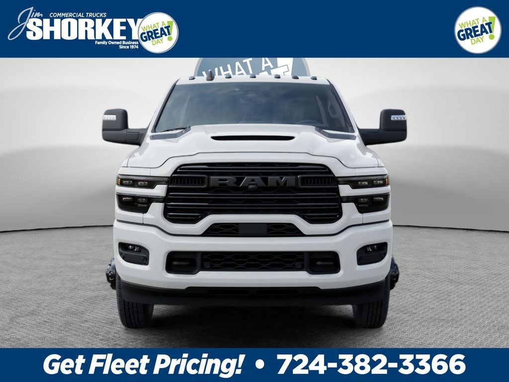 2026 RAM 3500 Laramie Night DRW 4x4 / 6.7L Diesel / 8' Bed